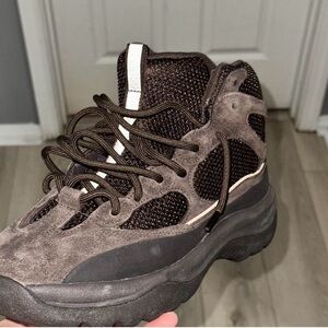 Yzy boots rock
